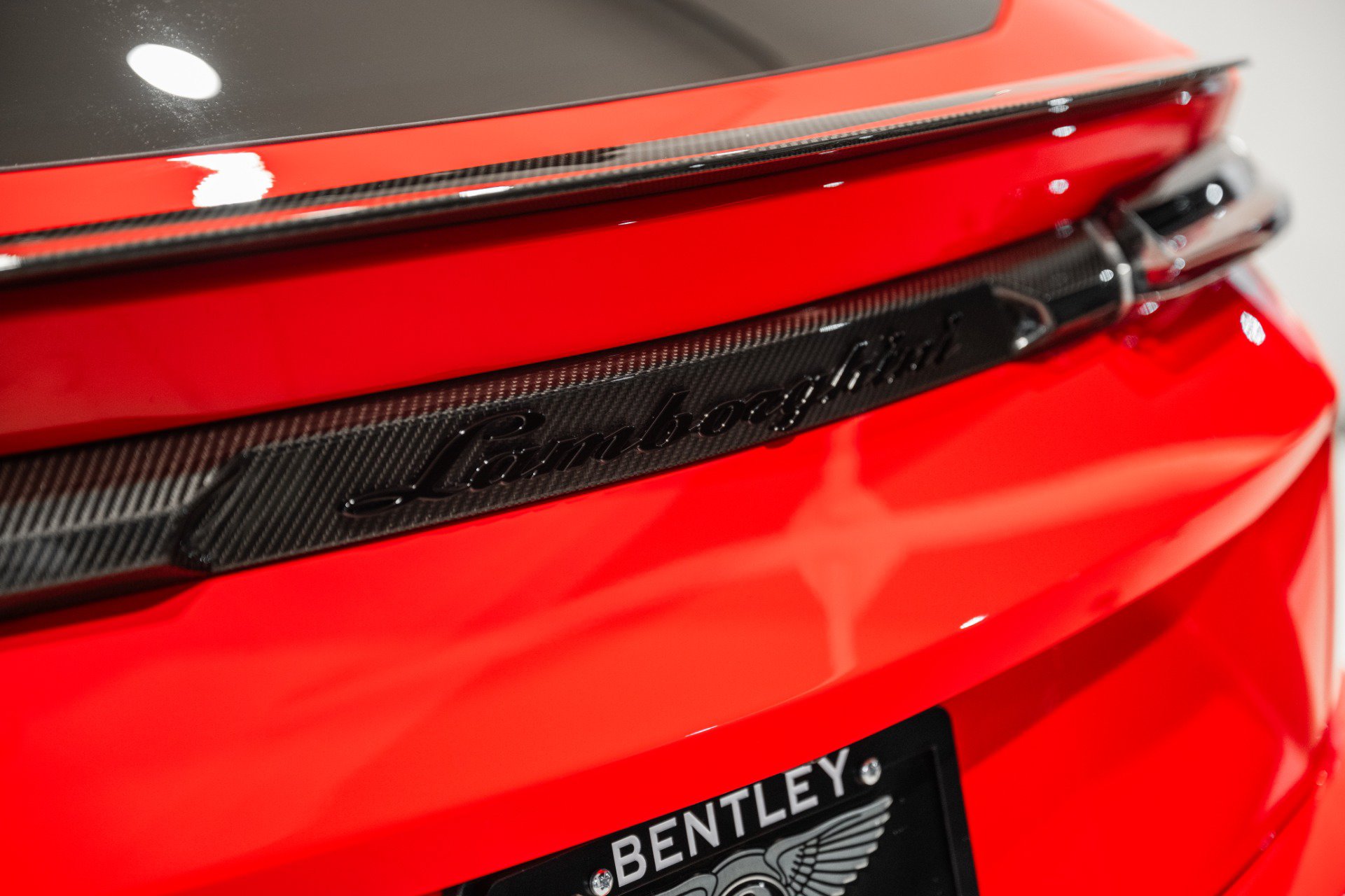 Used 2024 Lamborghini Urus Performante AWD/4WD image 12