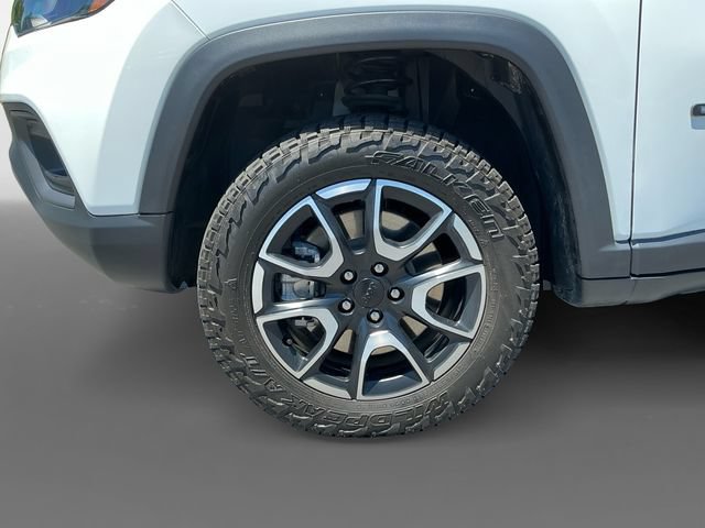 Used 2024 Jeep Compass Trailhawk AWD/4WD image 17
