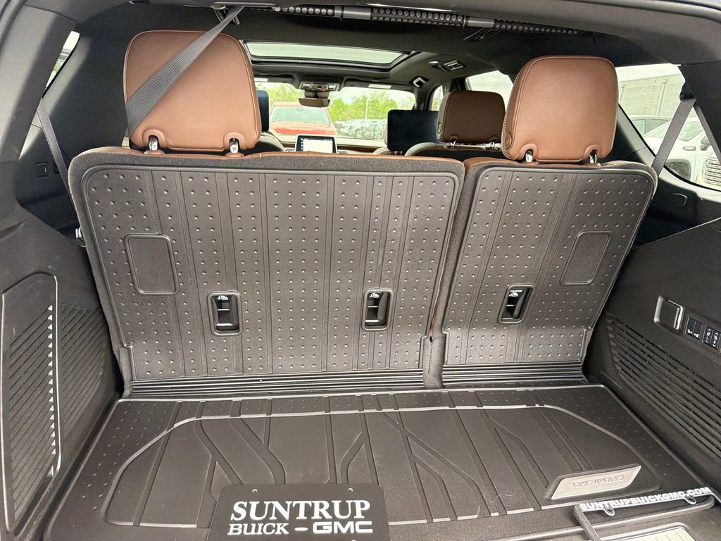 Used 2024 Chevrolet Tahoe High Country image 25