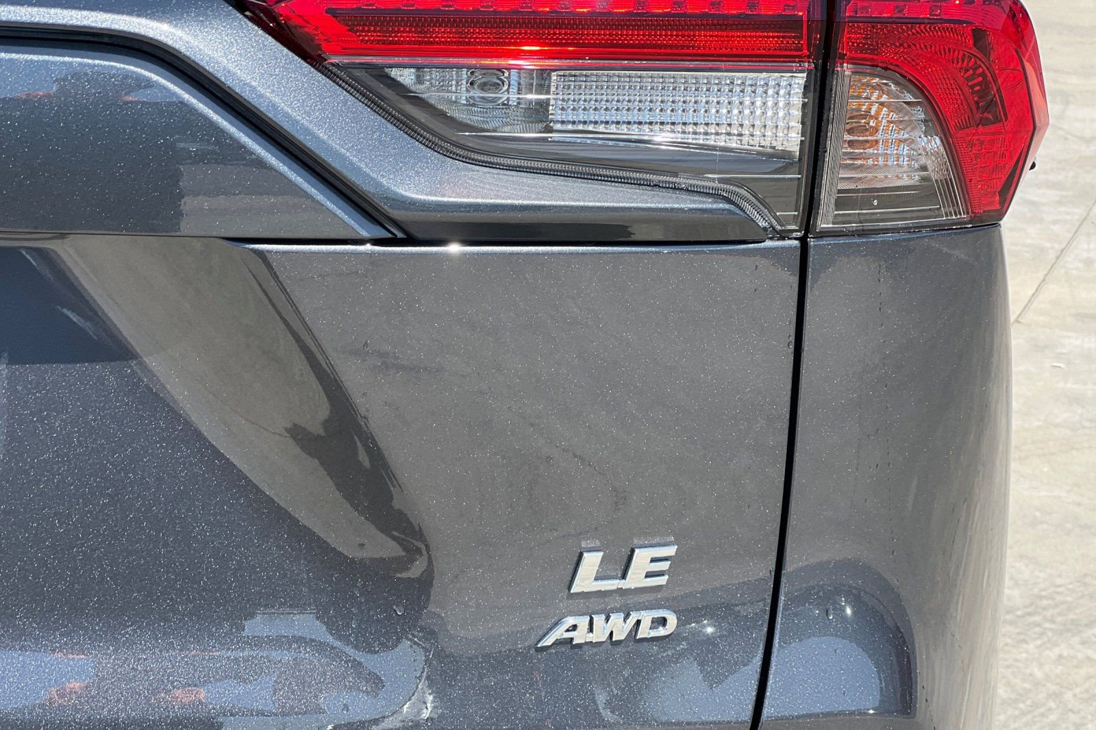 Used 2025 Toyota RAV4 LE AWD/4WD image 20