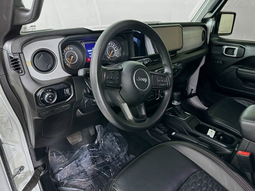 Certified 2024 Jeep Gladiator Sport AWD/4WD image 17