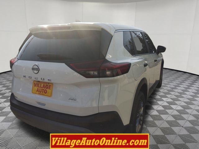 Used 2023 Nissan Rogue S AWD/4WD image 15