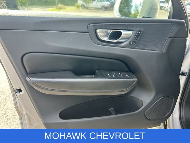 Used 2023 Volvo XC60 B5 Core w/ Climate Package AWD/4WD image 23