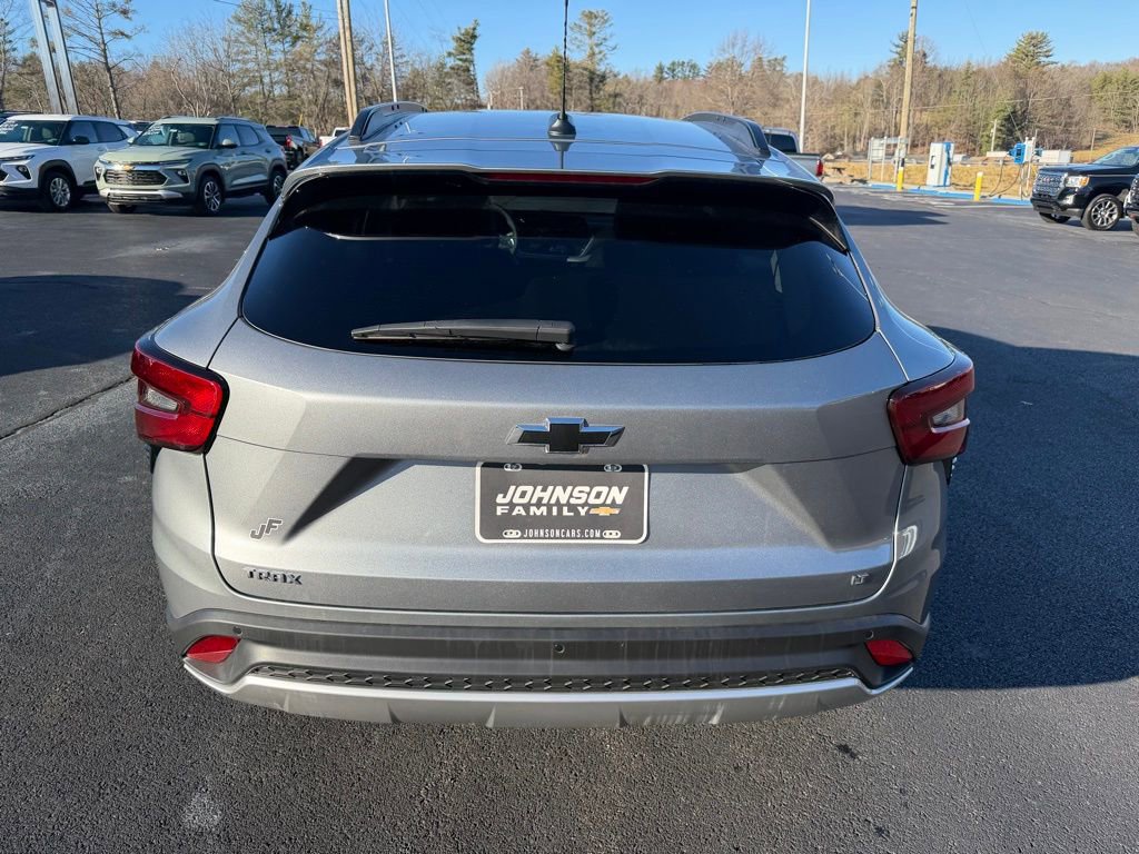 New 2026 Chevrolet Trax LT w/ Sunroof Package image 6