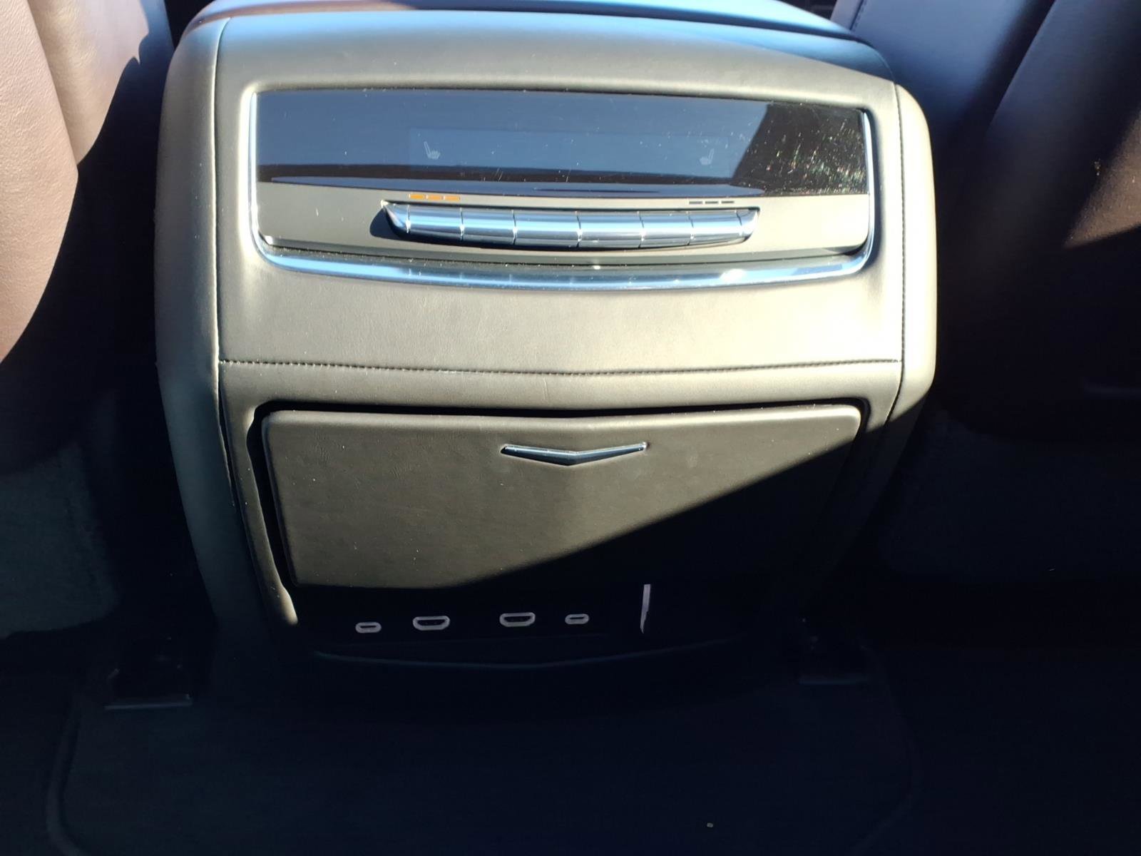 Used 2022 Cadillac Escalade Sport Platinum AWD/4WD image 12
