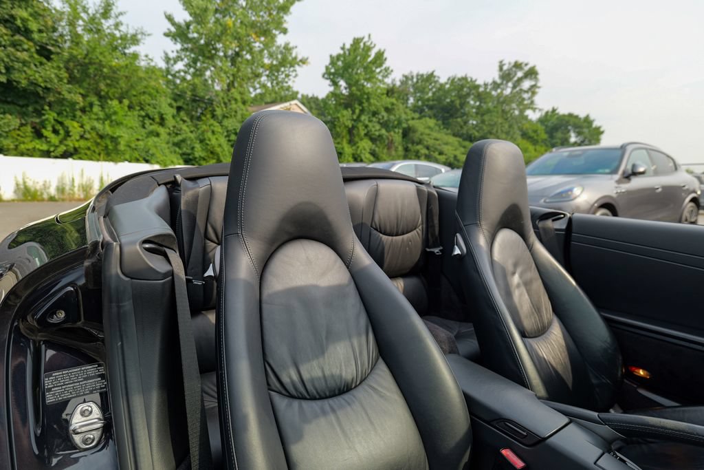 Used 2006 Porsche 911 Carrera RWD image 36
