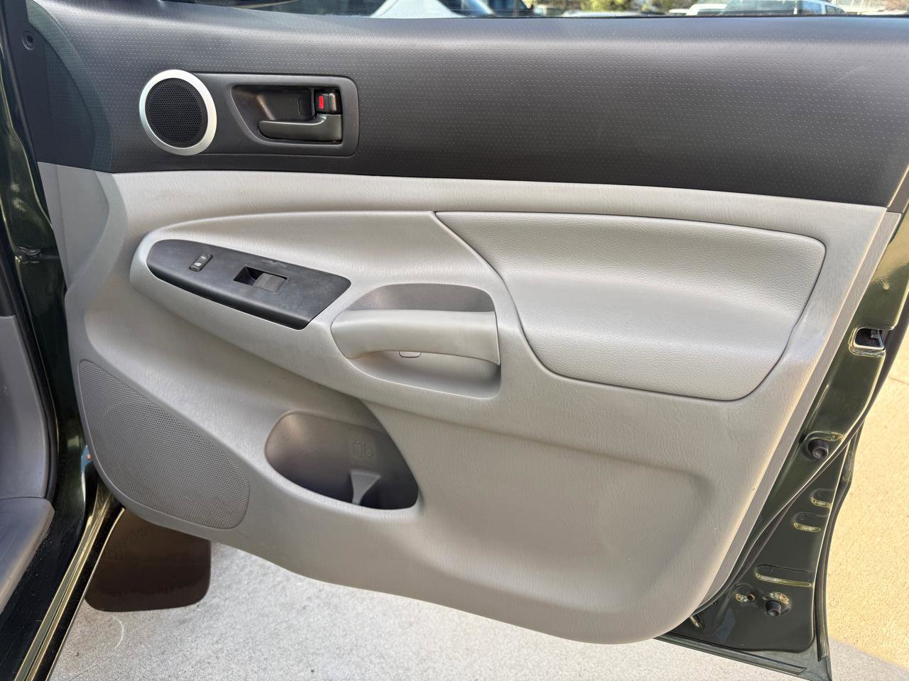 Used 2014 Toyota Tacoma PreRunner w/ TRD Sport Package image 24