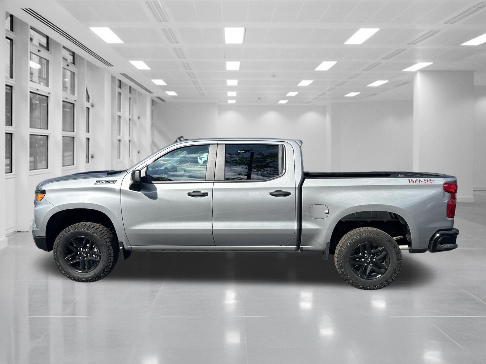 Used 2026 Chevrolet Silverado 1500 Custom Trail Boss w/ LPO, Dark Essentials Package AWD/4WD image 8