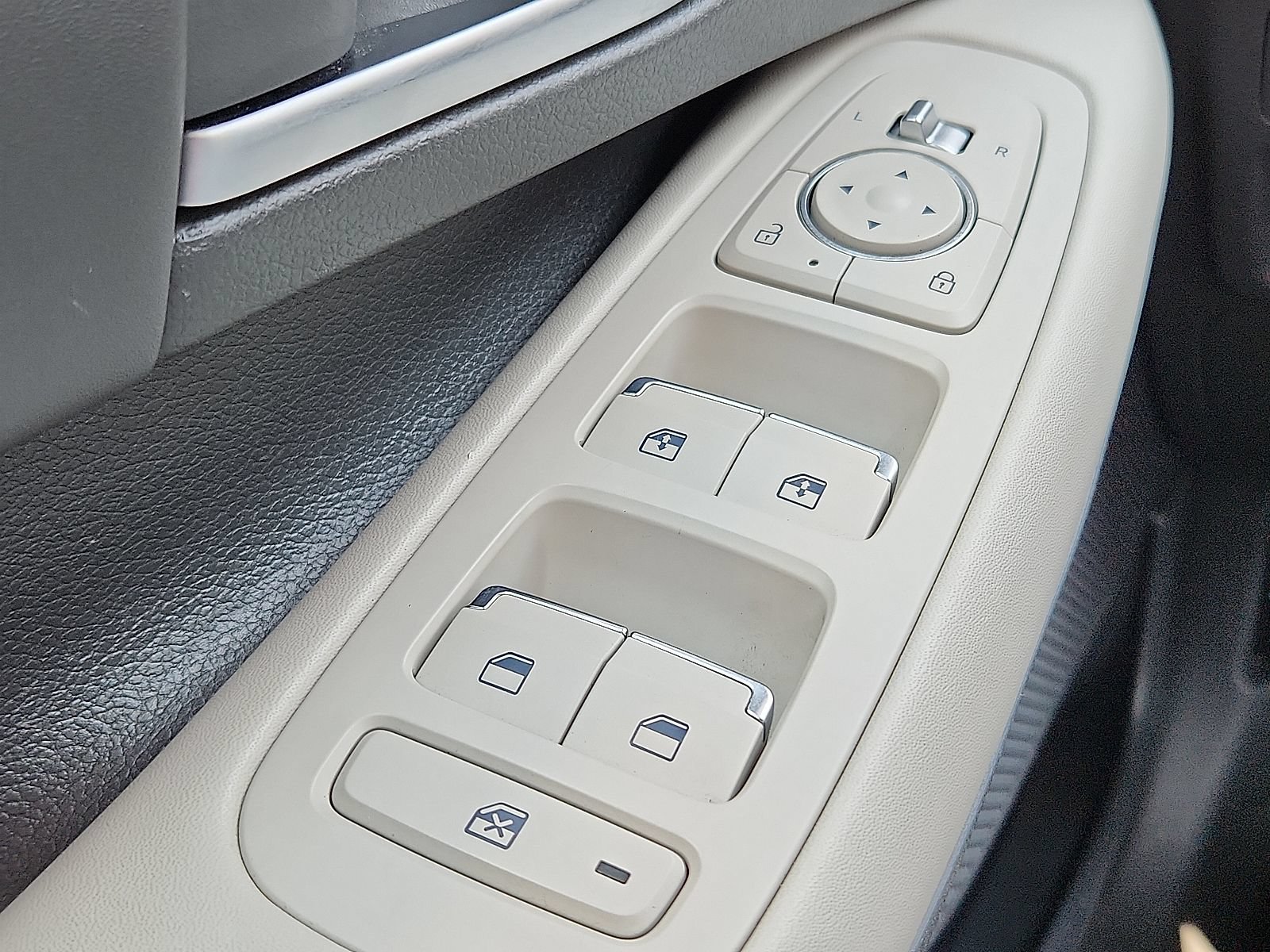 Used 2025 Hyundai Sonata SEL FWD image 15