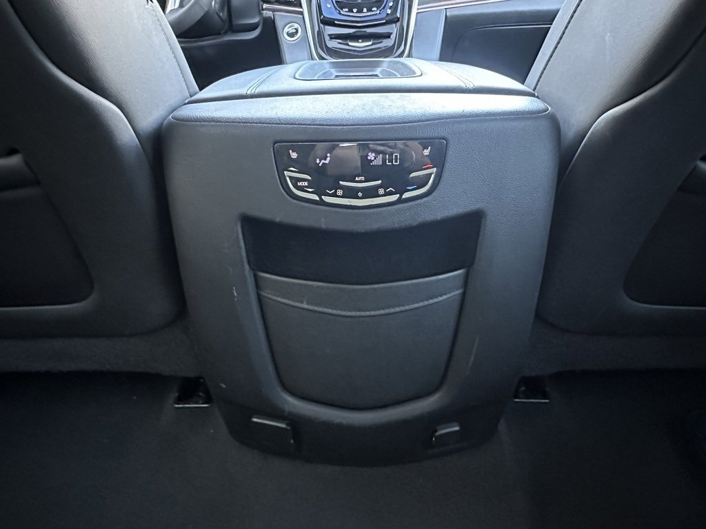 Used 2020 Cadillac Escalade Luxury image 30