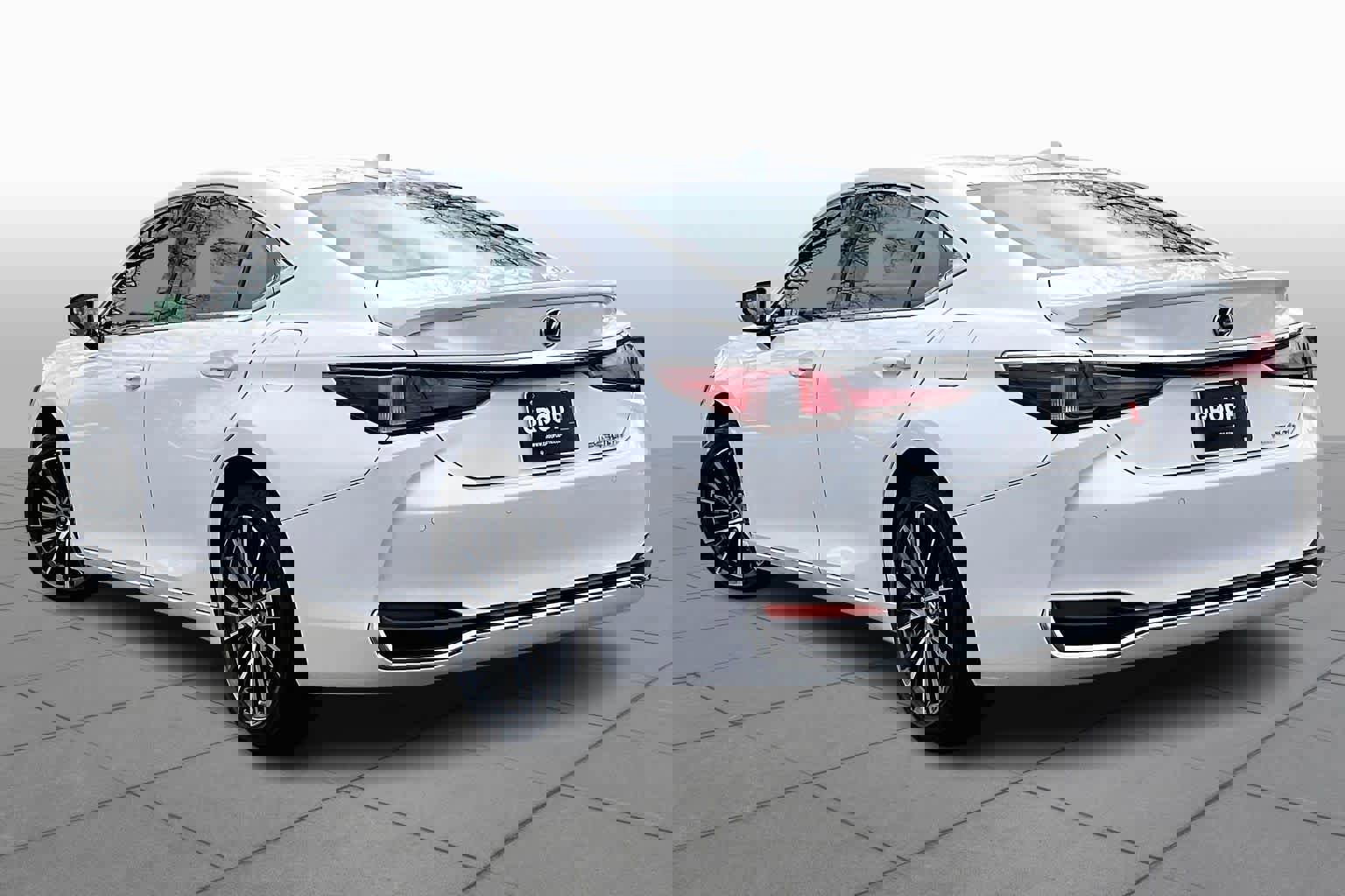 Used 2024 Lexus ES 300h w/ Premium Package image 12