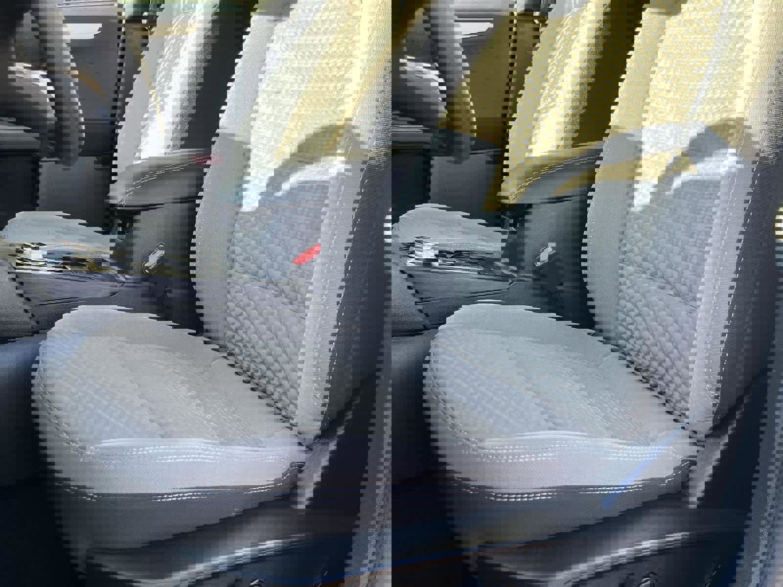 Used 2020 Ford Escape SE image 12