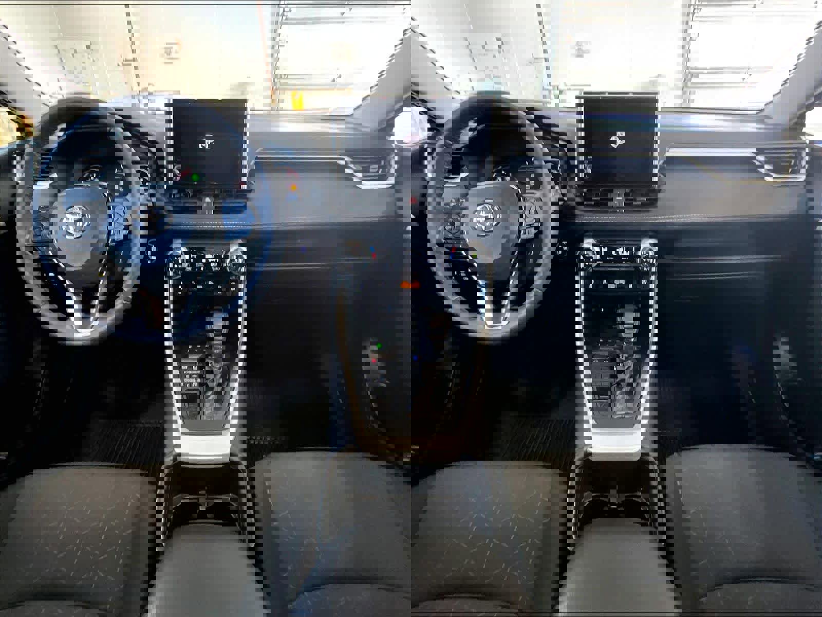 Used 2023 Toyota RAV4 XLE w/ Convenience Package image 21