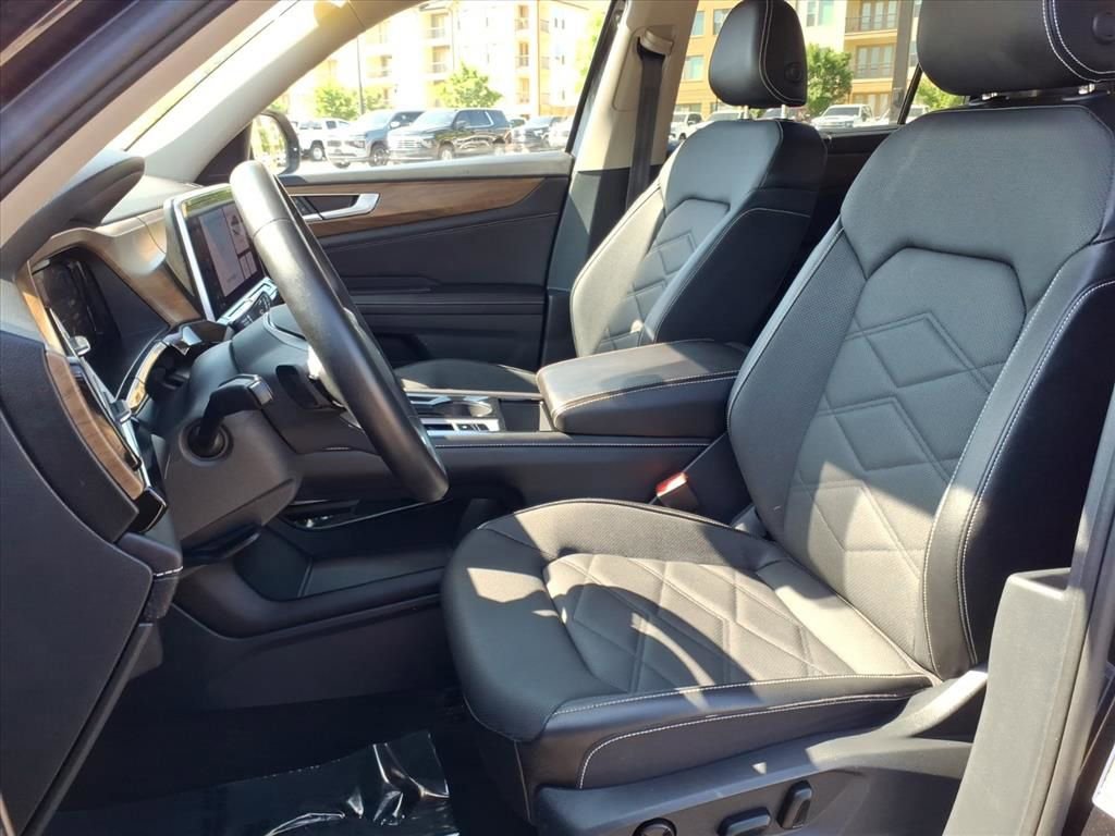 Used 2025 Volkswagen Atlas SE FWD image 19
