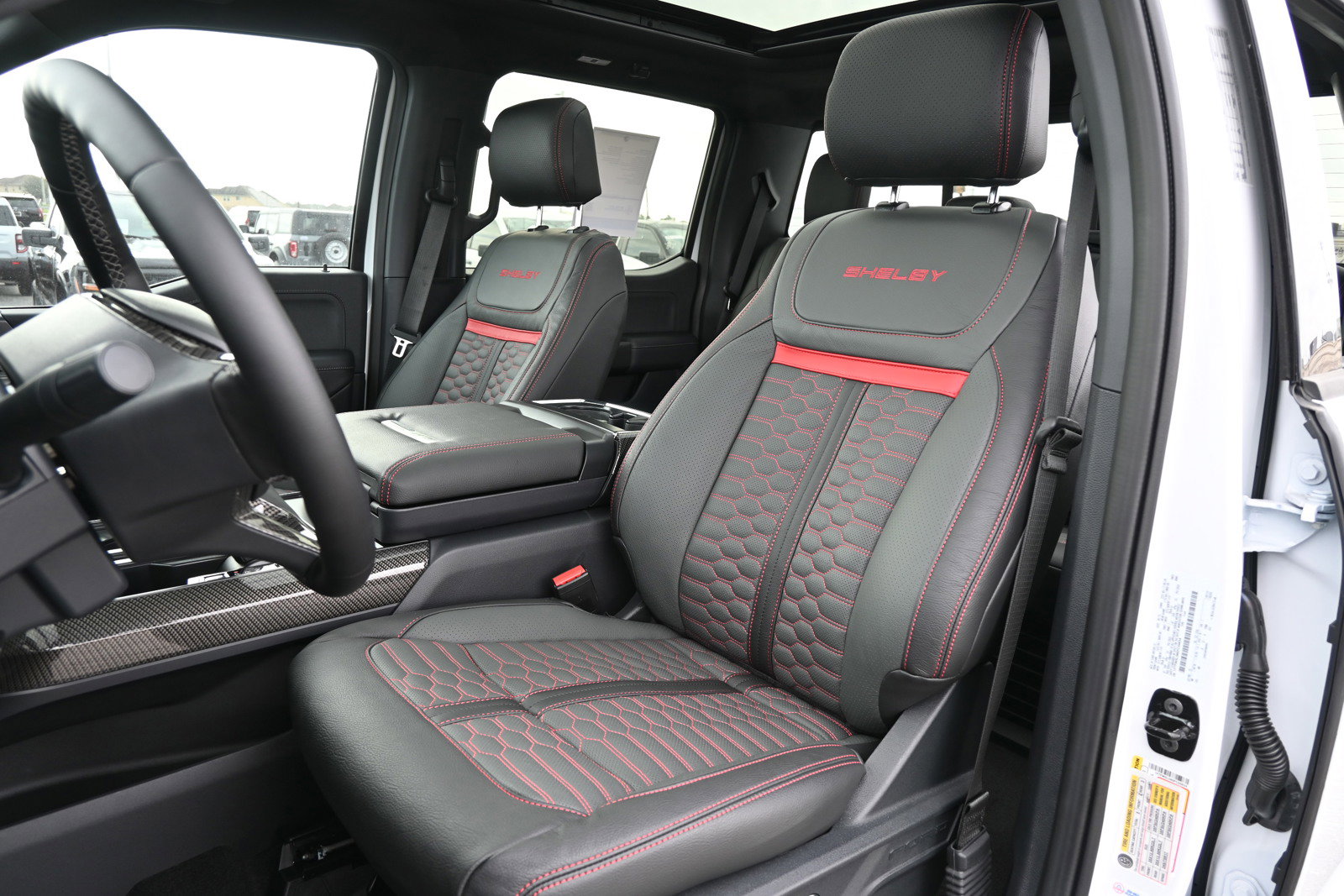 New 2025 Ford F150 Lariat w/ Equipment Group 502A High image 34