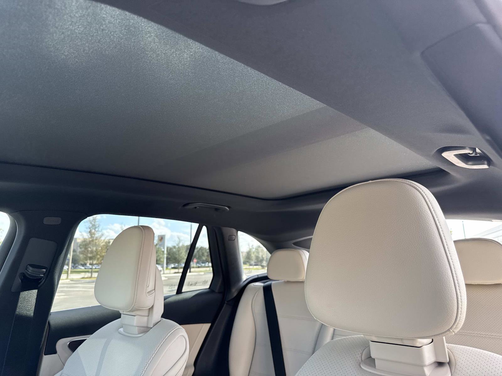 Used 2025 Mercedes-Benz GLC 300 image 24