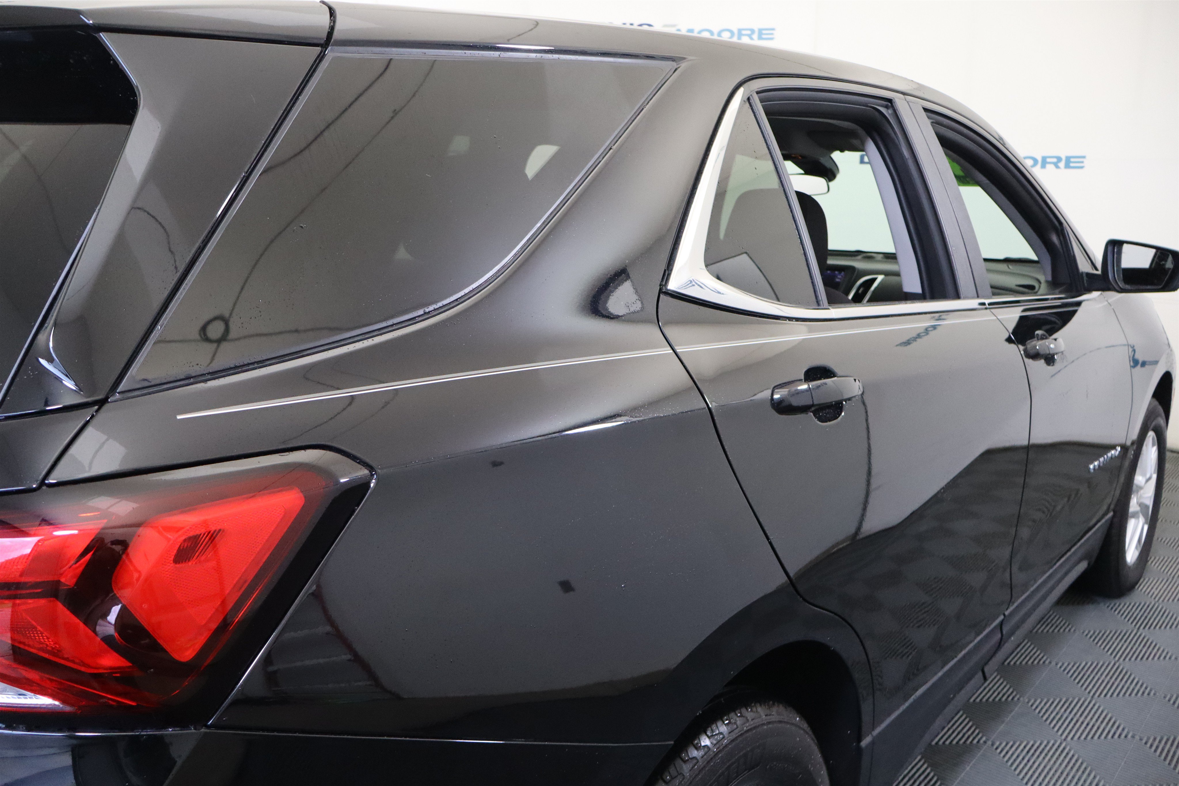Used 2024 Chevrolet Equinox LT w/ LPO, Floor Liner Package FWD image 8
