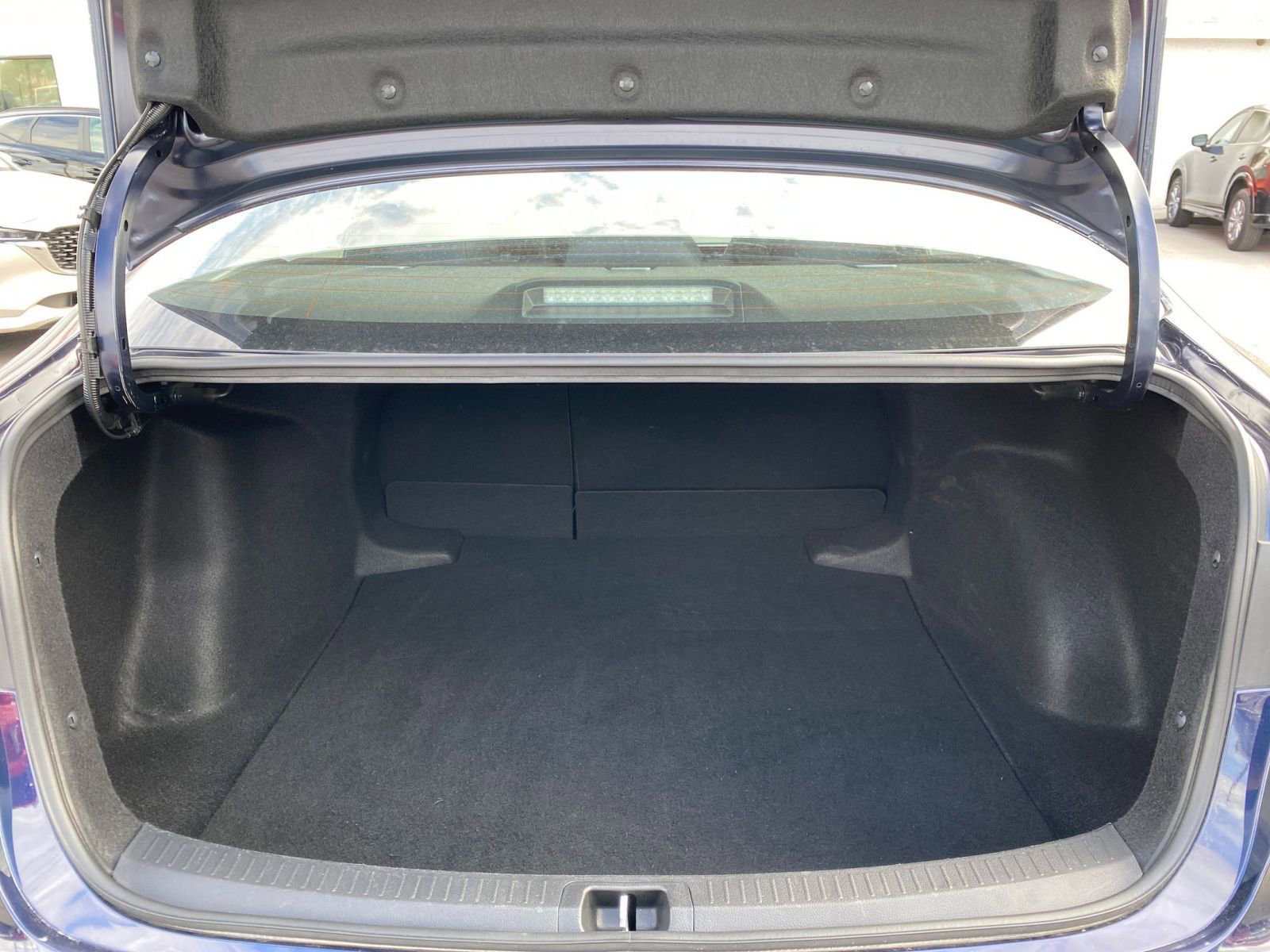 Used 2025 Toyota Corolla LE image 31