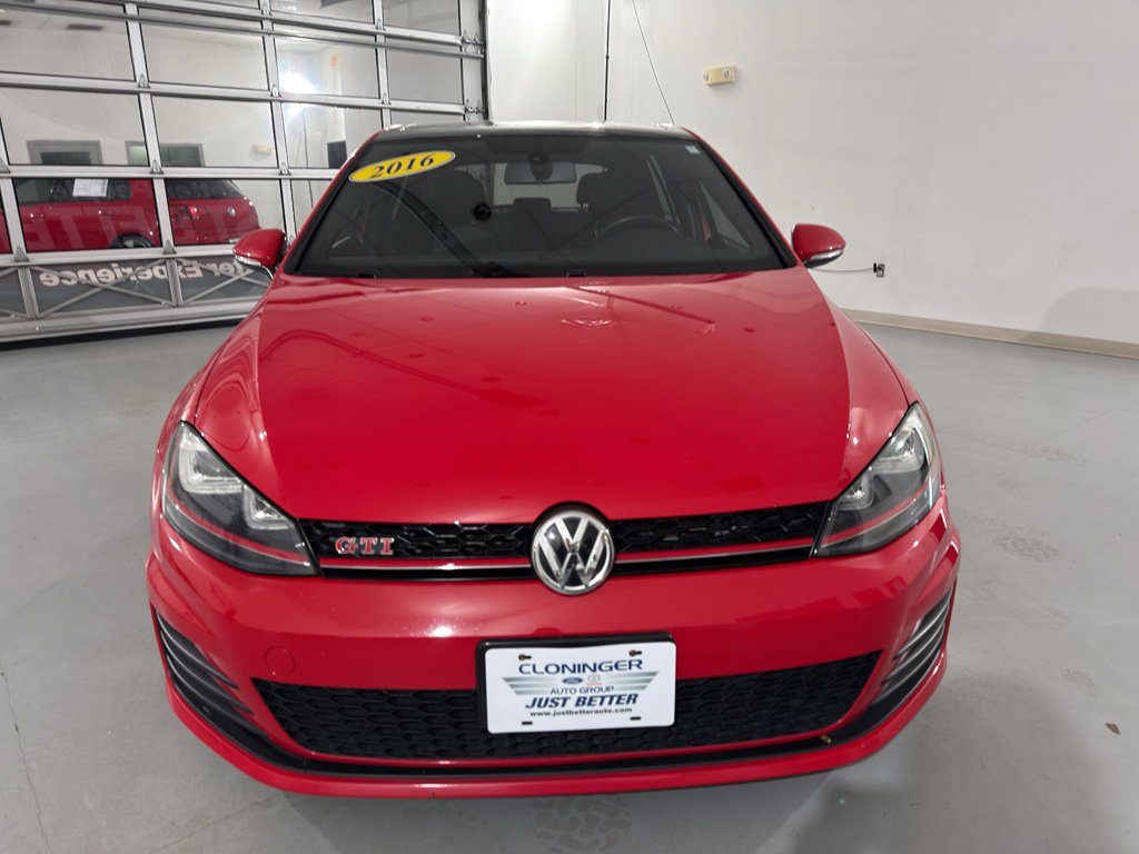 Used 2016 Volkswagen GTI SE image 2
