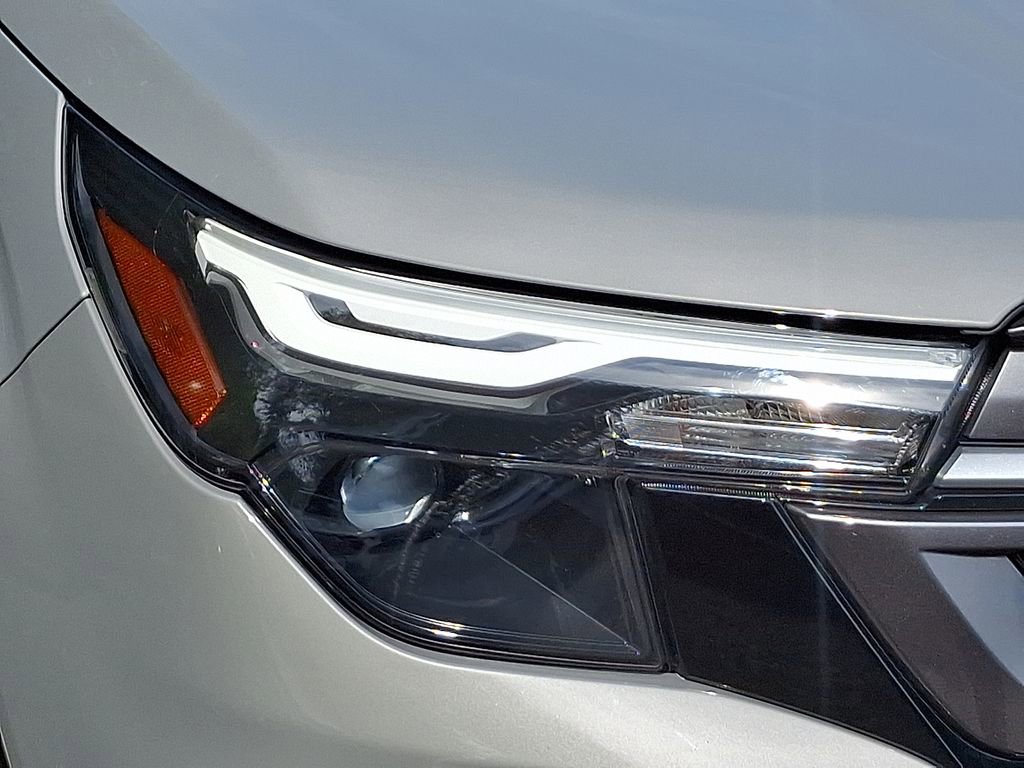 Used 2025 Subaru Forester Premium image 9