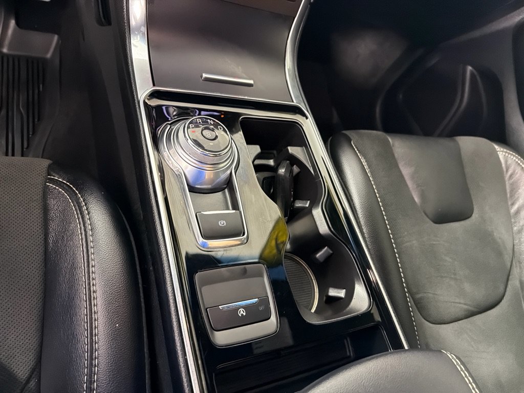 Used 2019 Ford Edge ST AWD/4WD image 18