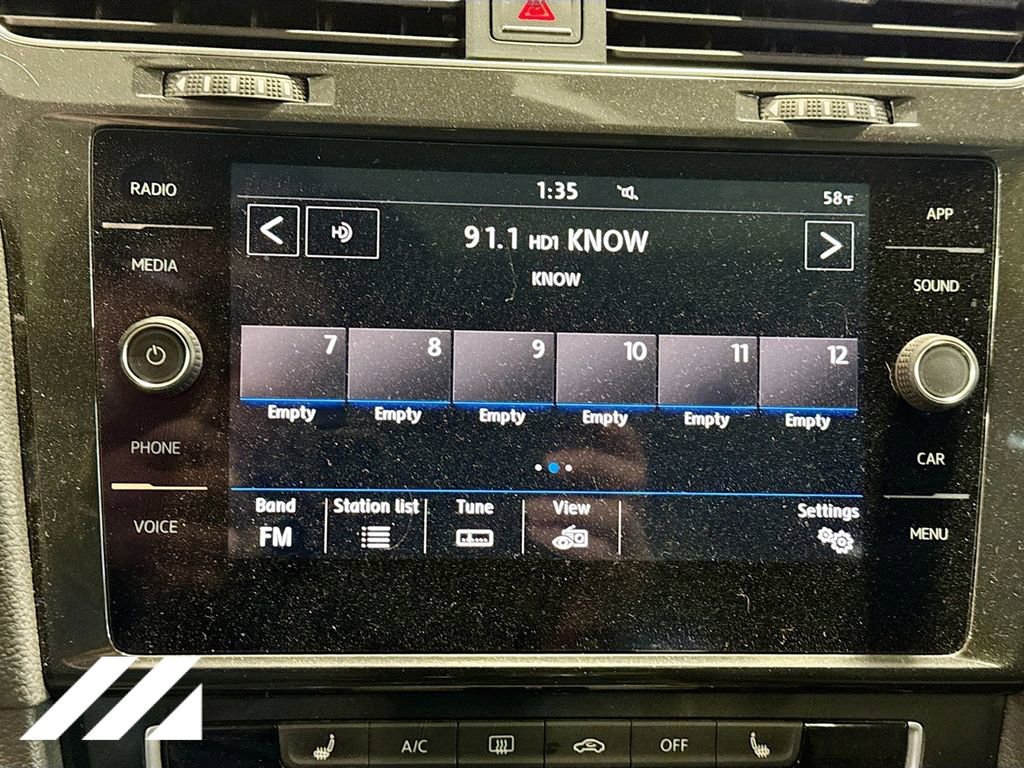 Used 2018 Volkswagen Golf SE FWD image 17