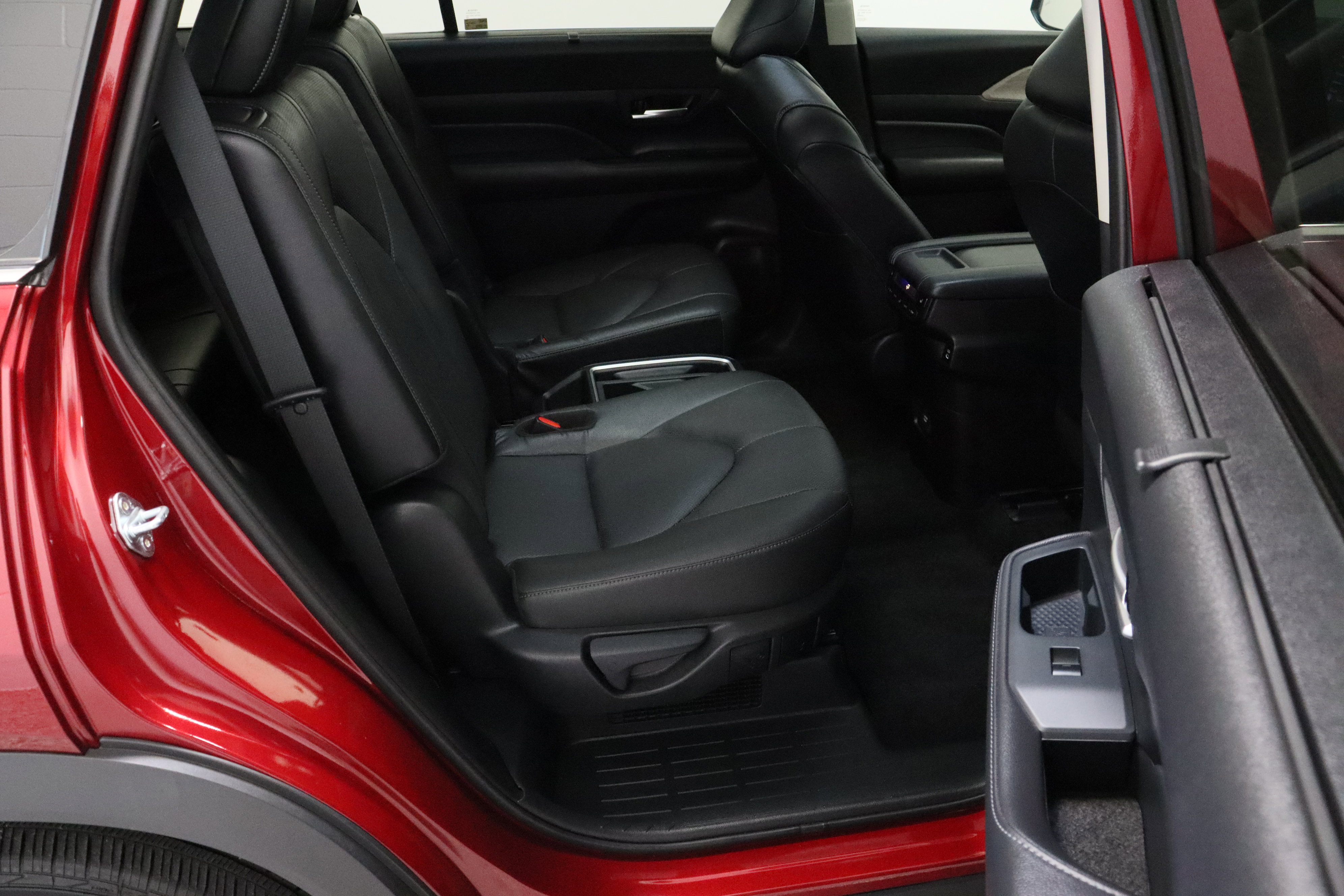 Used 2025 Toyota Grand Highlander AWD Hybrid image 38