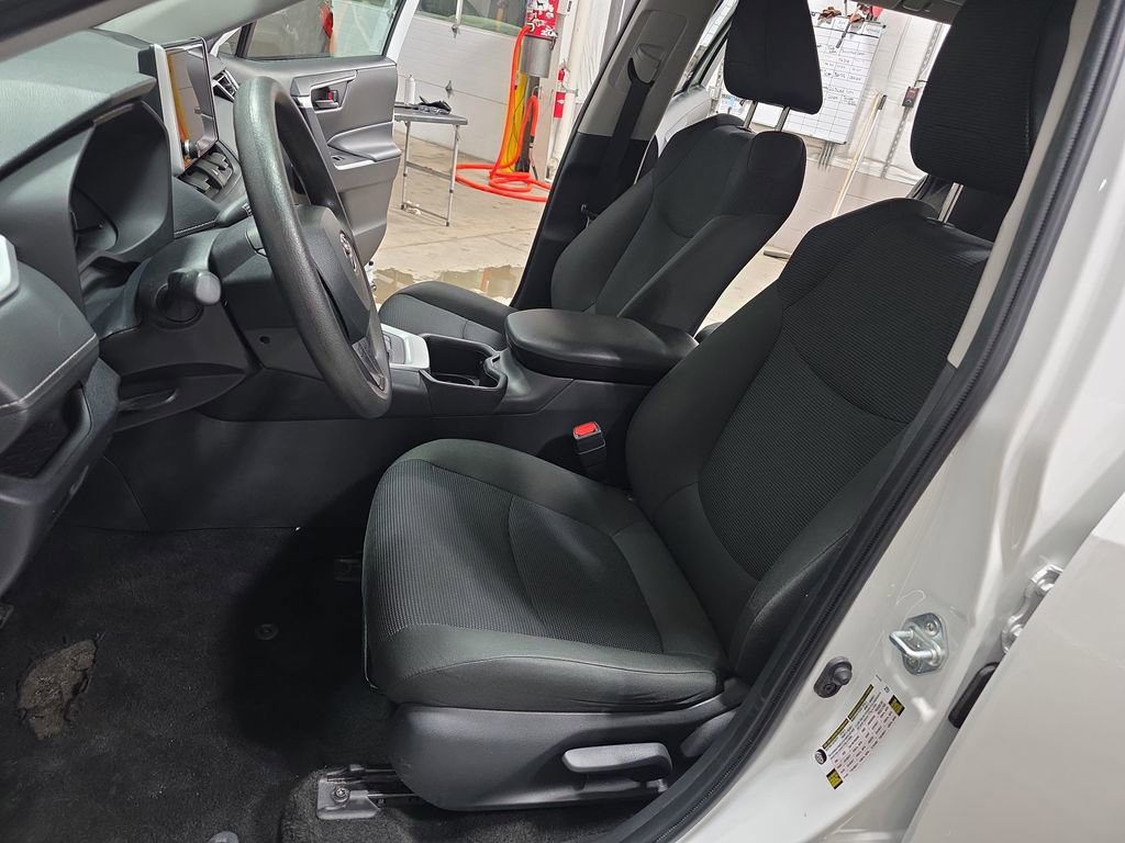 Used 2024 Toyota RAV4 LE image 14