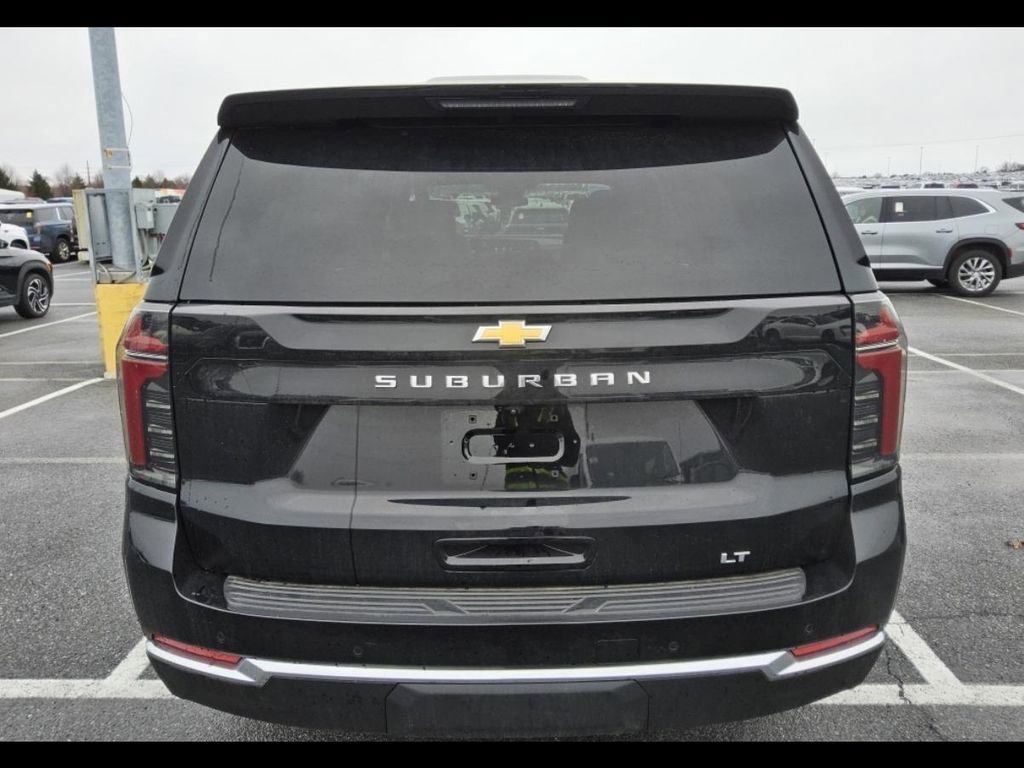Used 2025 Chevrolet Suburban LT AWD/4WD image 6