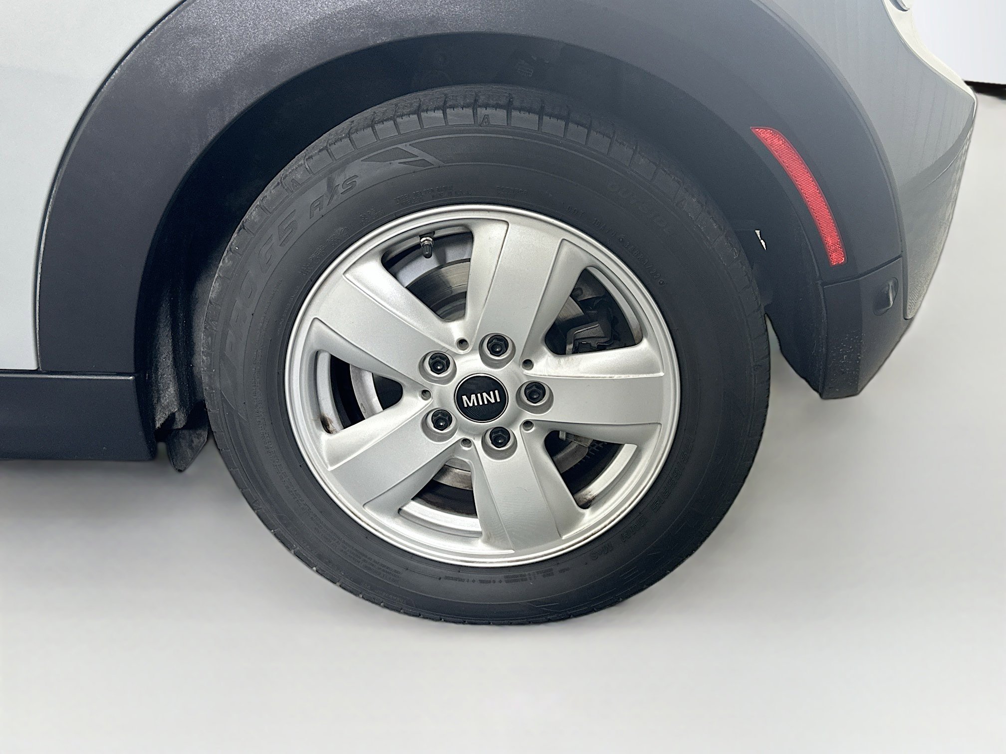 Used 2021 MINI Cooper 2-Door Hardtop w/ Storage Package image 11