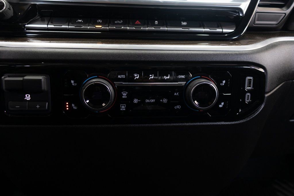 Used 2025 Chevrolet Silverado 1500 LT image 32