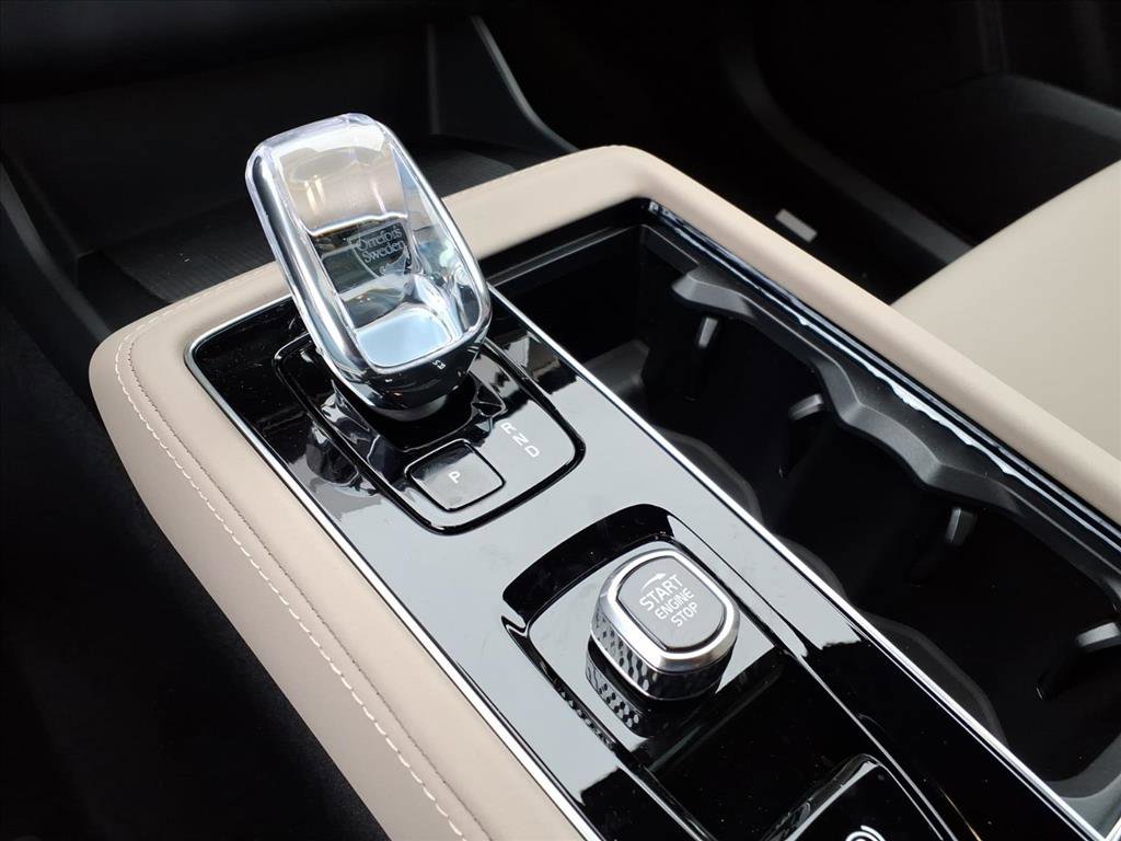 New 2026 Volvo XC90 T8 Plus w/ Protection Package Premier image 24