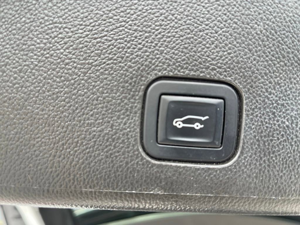 Used 2013 Cadillac SRX Luxury image 14