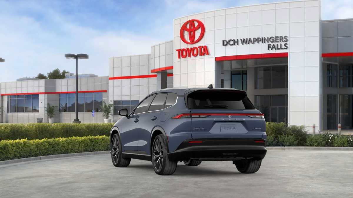 New 2026 Toyota Crown Signia AWD/4WD image 9
