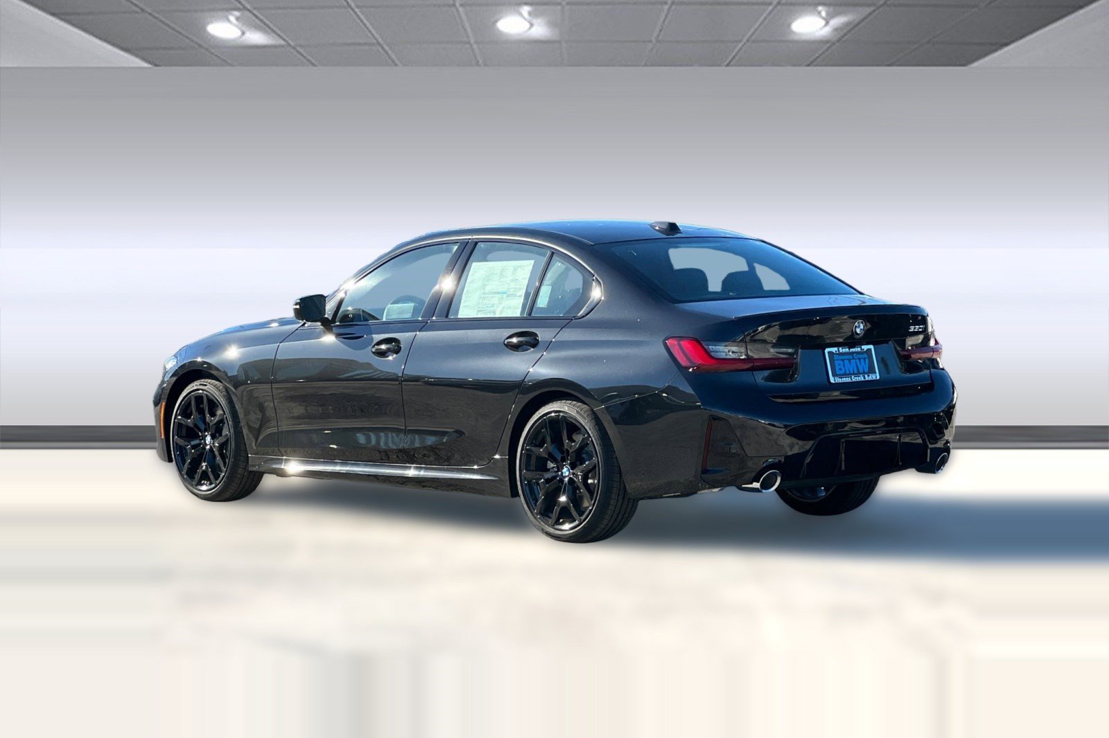Used 2026 BMW 330i Sedan w/ M Sport Package RWD image 3