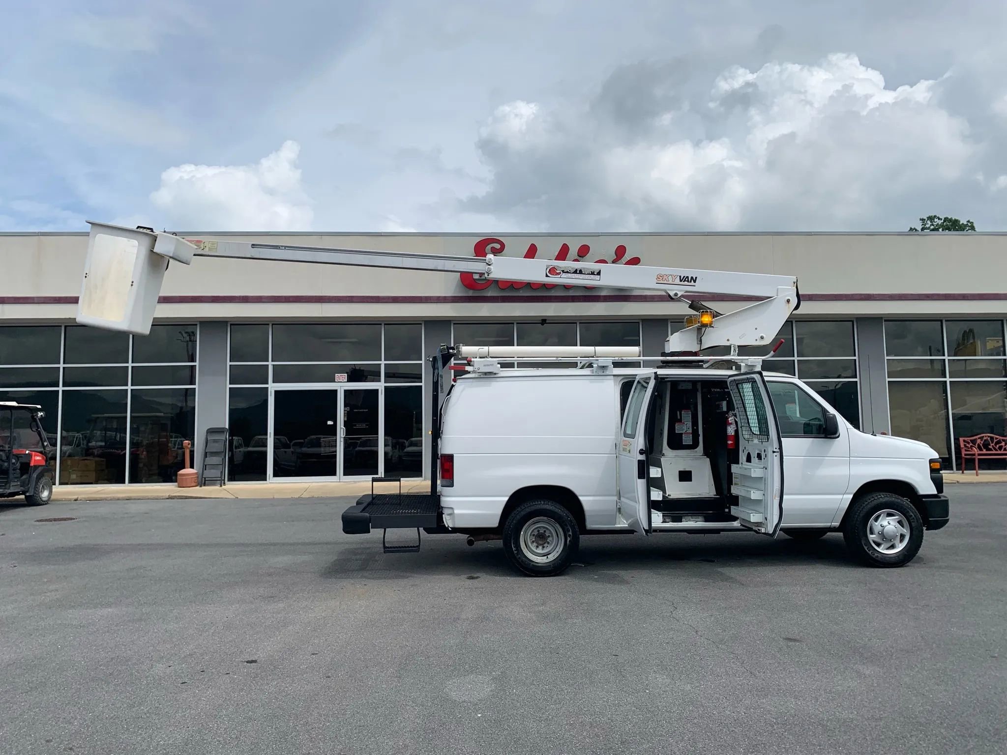 Used 2012 Ford E-350 and Econoline 350 Super Duty w/ Commercial Cargo Van Pkg RWD image 39