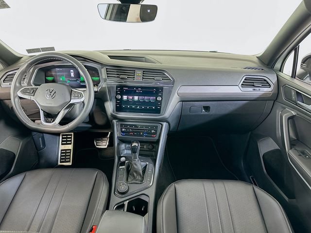 Used 2023 Volkswagen Tiguan SE R-Line image 14