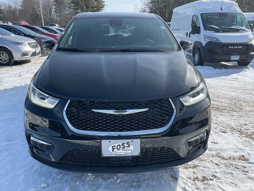 New 2026 Chrysler Pacifica Select FWD image 2