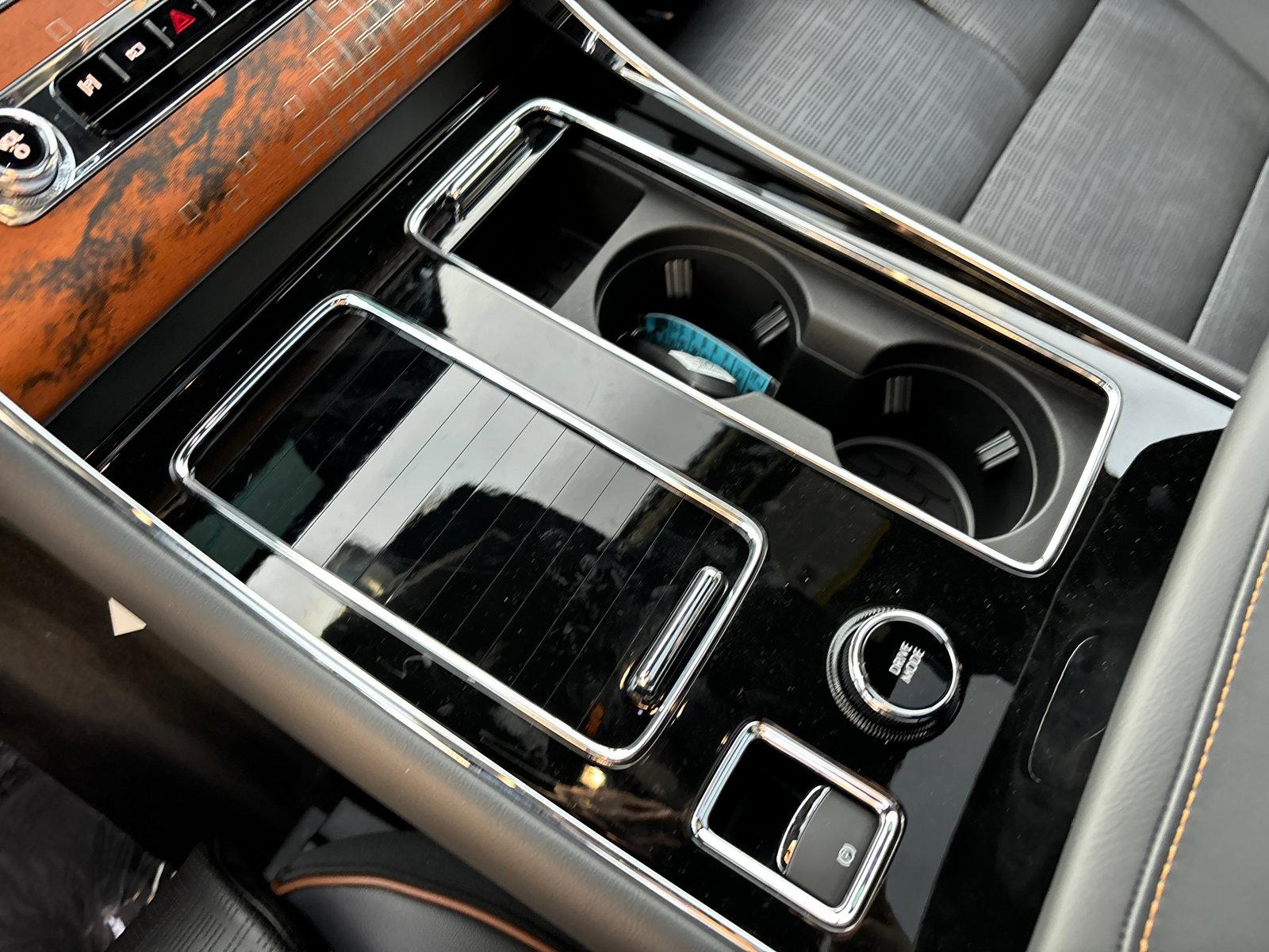 New 2025 Lincoln Aviator Black Label image 25