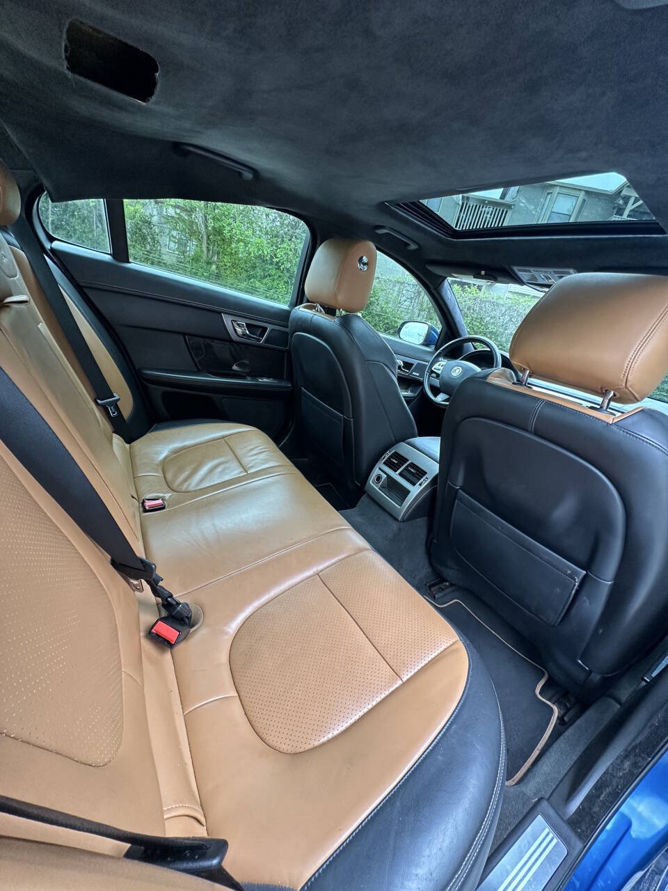 Used 2011 Jaguar XF R RWD image 16