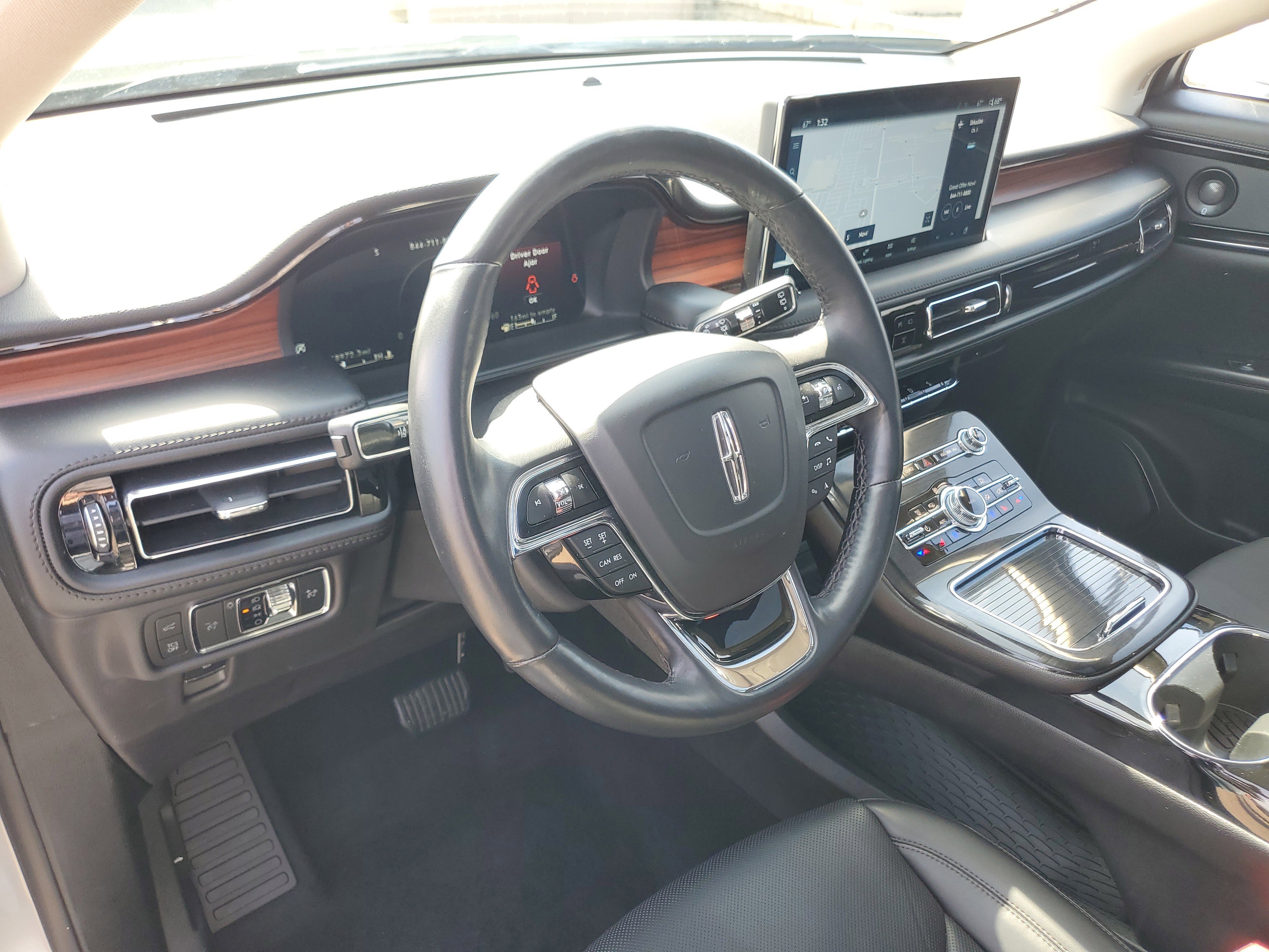 Certified 2023 Lincoln Nautilus Reserve w/ Luxury Package AWD/4WD image 13