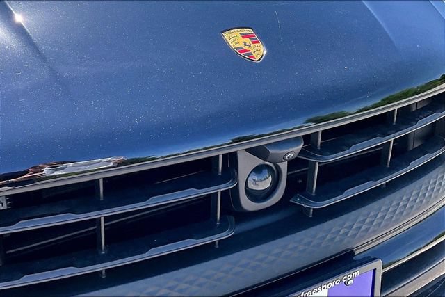 Used 2025 Porsche Macan AWD/4WD image 28