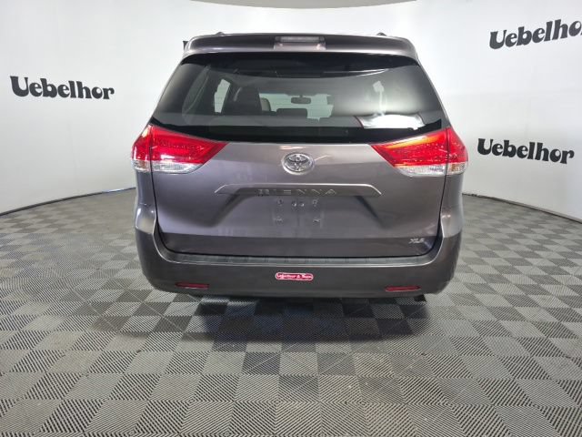 Used 2013 Toyota Sienna XLE FWD image 23