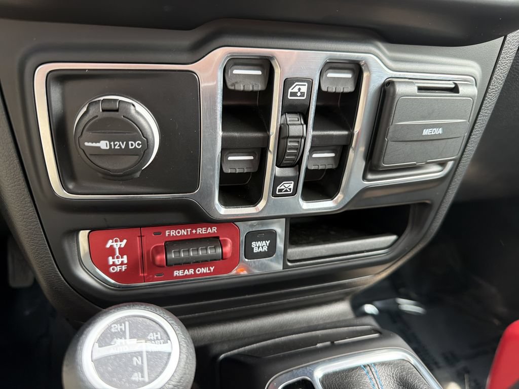 Used 2023 Jeep Wrangler Unlimited Rubicon 4xe w/ Cold Weather Group AWD/4WD image 30