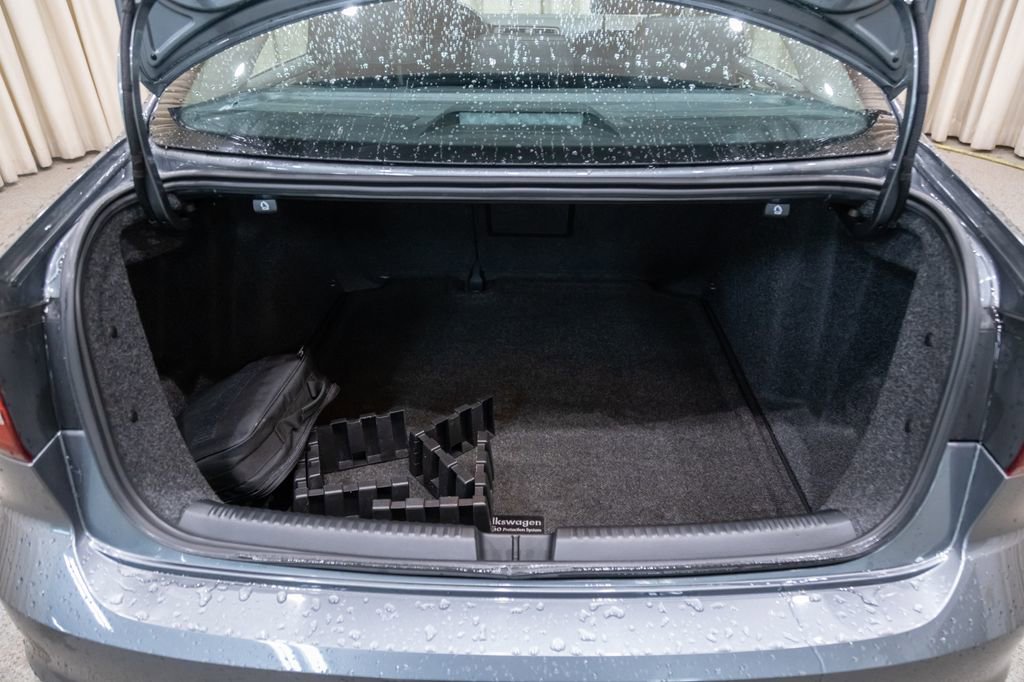 Used 2018 Volkswagen Jetta SE FWD image 22