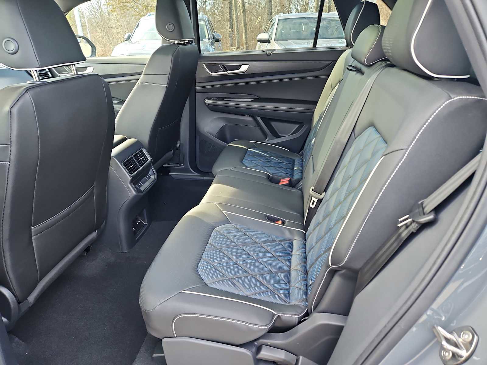 New 2026 Volkswagen Atlas Cross Sport SEL Premium R-Line image 22