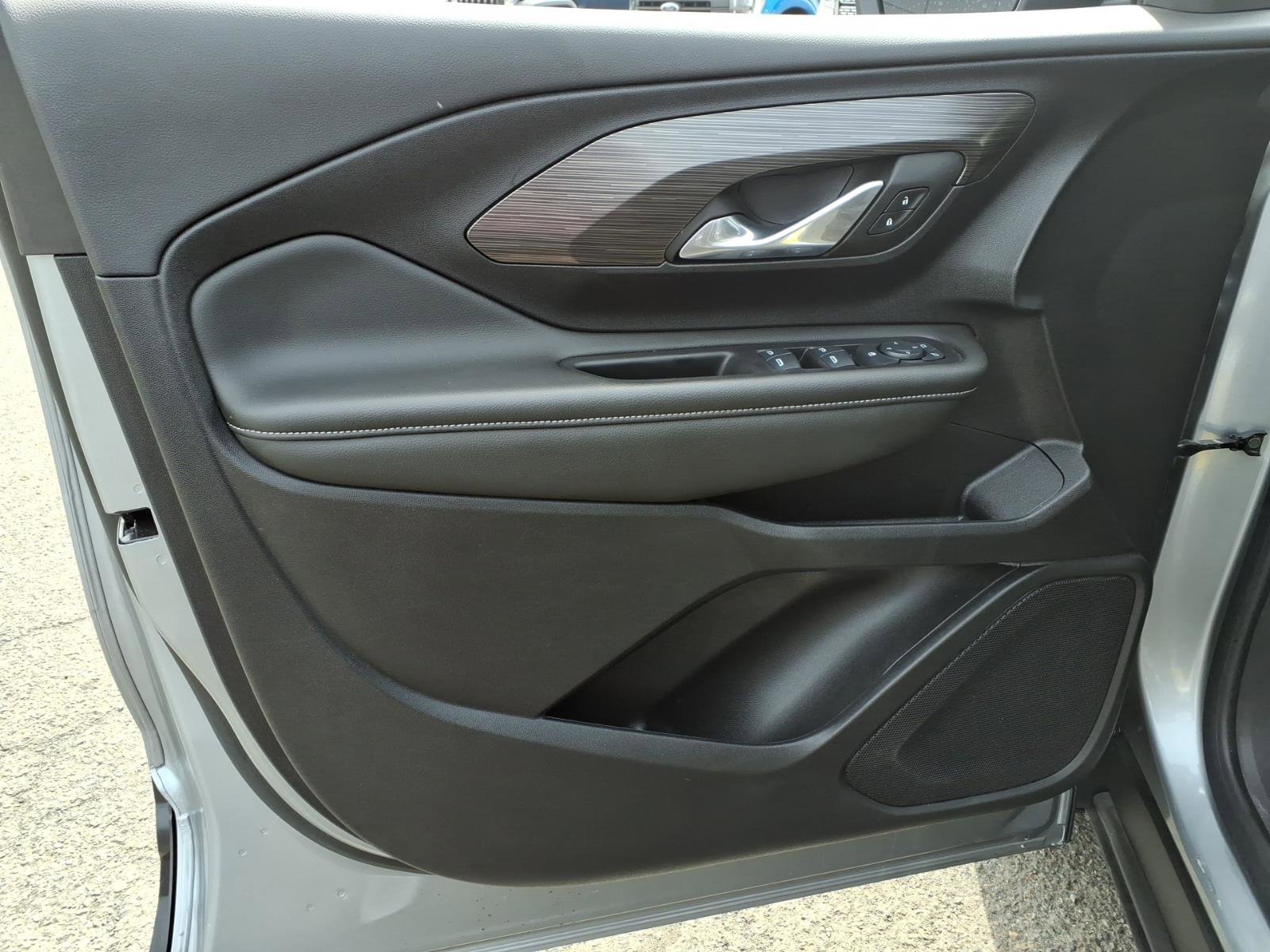 Certified 2024 GMC Terrain SLE image 25