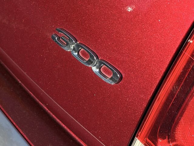 Used 2019 Chrysler 300 Touring w/ Chrome Appearance Package image 4