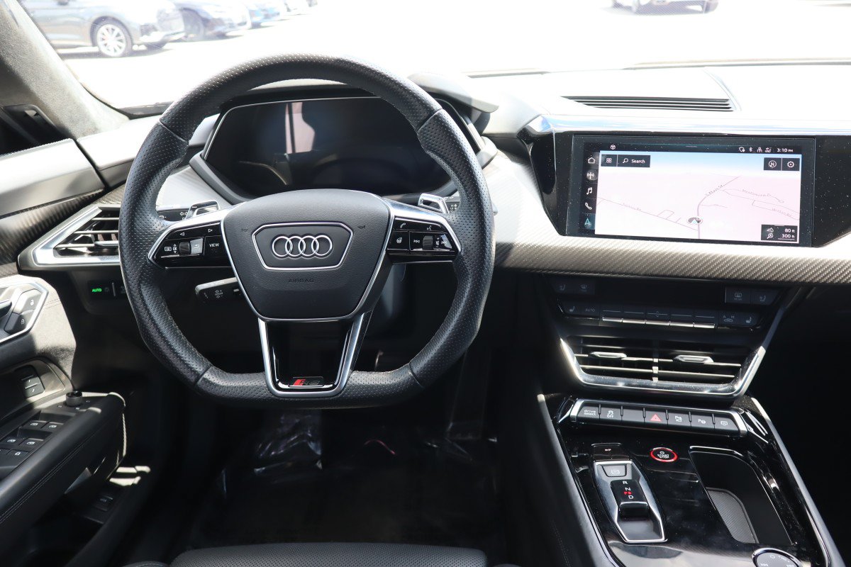 Used 2022 Audi RS e-tron GT w/ Carbon Performance Package AWD/4WD image 13