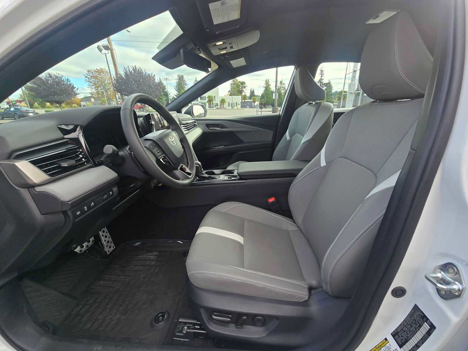 Used 2026 Toyota Camry SE w/ Multimedia Upgrade Package FWD image 21